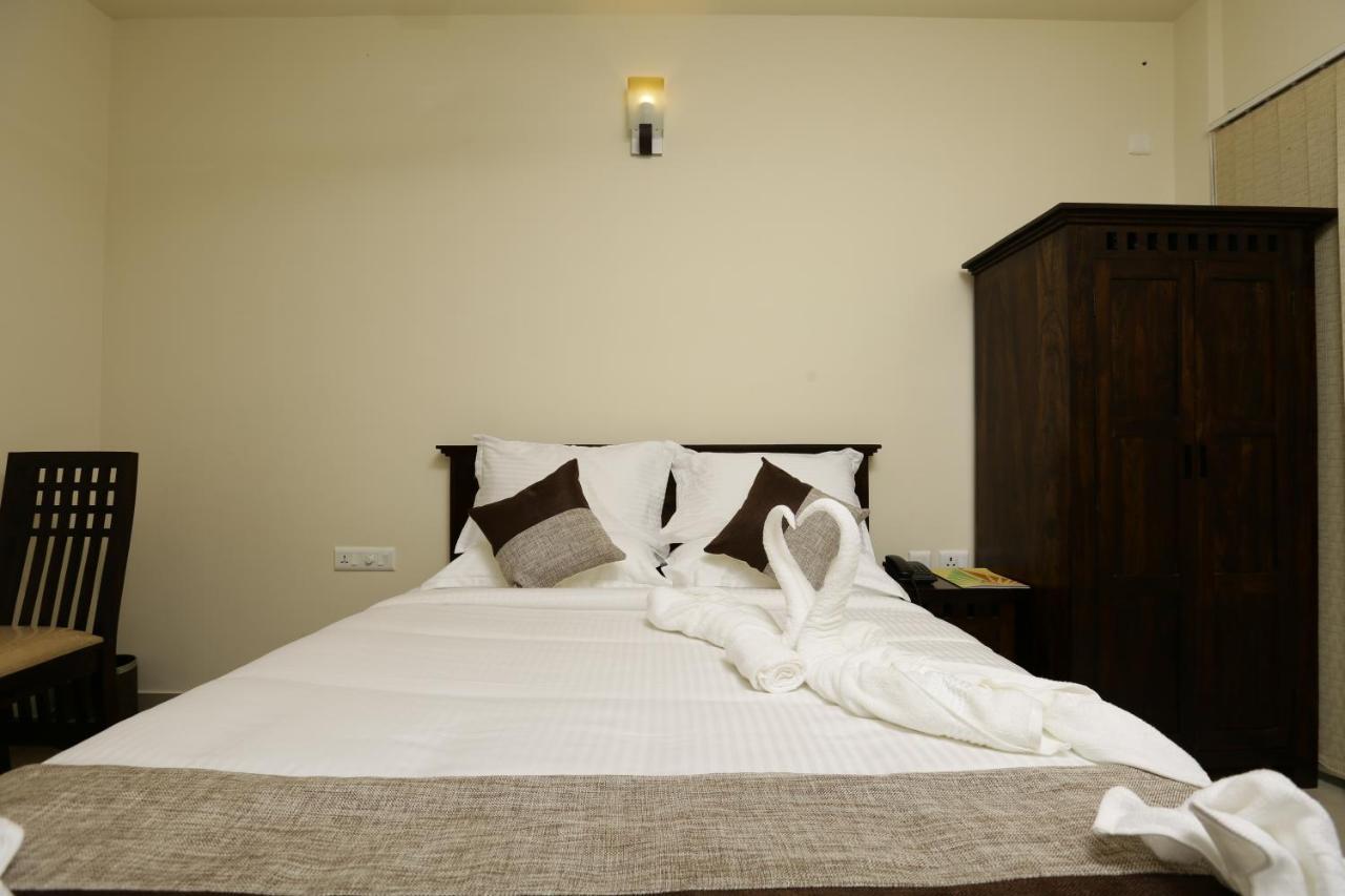 Hotel Le Noor Kochi Exterior foto